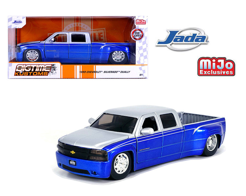 1.24 DIECAST 1999 CHEVROLET SILVERADO DUALLY IN BLUE