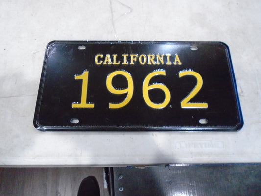 1962 LICENSE PLATE EMBOSSED FULL SIZE.